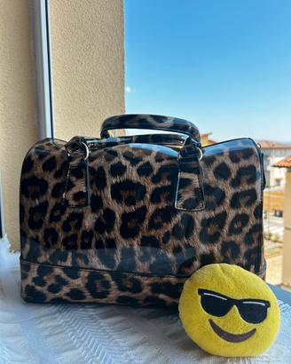 Borsa a mano maculata animalier vernice lucida