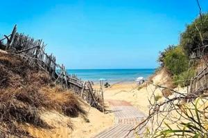 FRONTE SPIAGGIA- e con Accesso Diretto Spiaggia