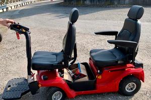 SHOPRIDER scooter biposto per anziani/disabili