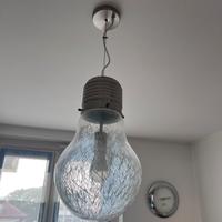 Lampadario sospeso effetto lampadina gigante