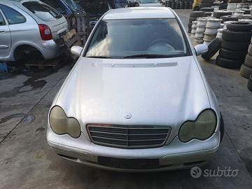 MERCEDES C220 DIESEL 136 cv - anno 2002