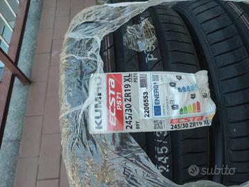 Gomme nuove imballate  BMW serie 1 f 20   da 19 di
