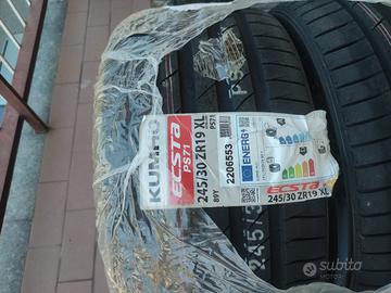 Gomme nuove imballate  BMW serie 1 f 20   da 19 di