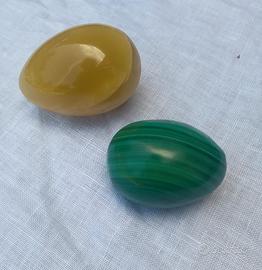 Uova in pietra (malachite e onice)