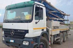 Mercedes Benz Actros 33.35 + Pompa Sermac 5Z35