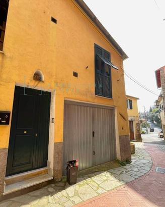 Rustico / Casale di 105 m² con 4 locali a Caravoni