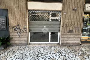 NEGOZIO A LA SPEZIA