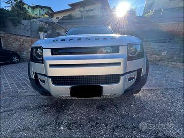 LAND ROVER DEFENDER 110 Fisrt Edition