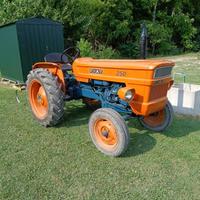 Trattore FIAT 250
