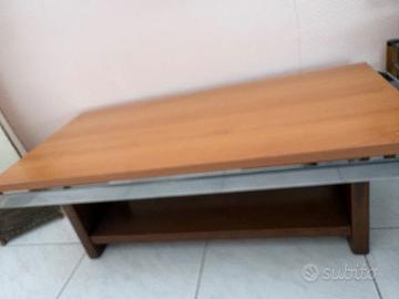 Tavolino porta TV in legno