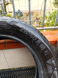 Gomme estive 215/60R18 H Continental