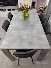tavolo color grigio cemento 