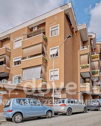 Appartamento Via Menandro, 10, 00125, Roma