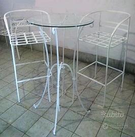 Tavolino alto con sgabelli in ferro pieno forgiato