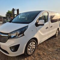 Opel Vivaro 9 posti 2018 doppio sportellone motore