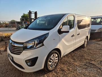 Opel Vivaro 9 posti 2018 doppio sportellone motore