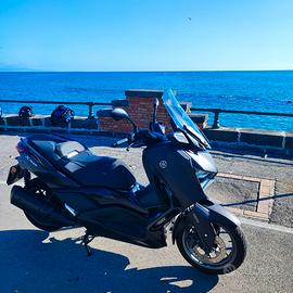 Yamaha X-Max 300 tech max 2024 dark magma