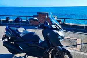 Yamaha X-Max 300 tech max 2024 dark magma