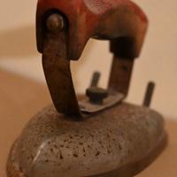 Antico ferro da stiro (vintage)