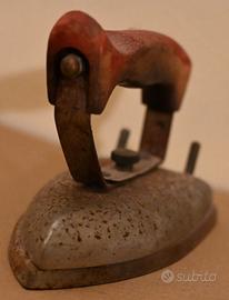 Antico ferro da stiro (vintage)