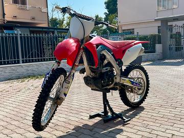 Honda CRF 250 Red Moto