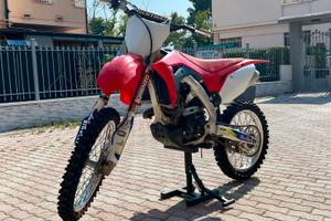 Honda CRF 250 Red Moto