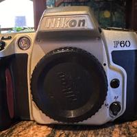 Nikon F60 macchina fotografica analogica