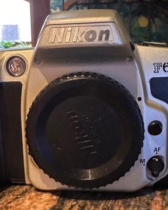 Nikon F60 macchina fotografica analogica