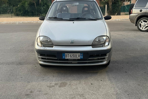 Fiat 600 anno 2002