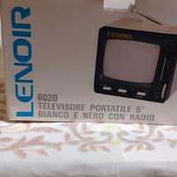 Televisione marca Lenoir.
