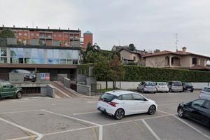 Bilocale a Villa Guardia con posto auto