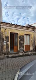 Casa indipendente con cortile a Piedimonte Etneo
