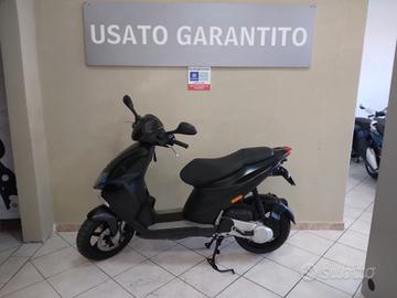 Piaggio NRG 50, nero meteora, 2020, 8630km.