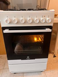 Cucina a gas linera installazione  Eletrolux