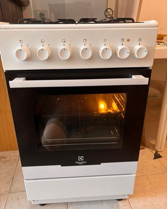 Cucina a gas linera installazione  Eletrolux