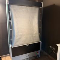 Murale frigorifero verticale aperto