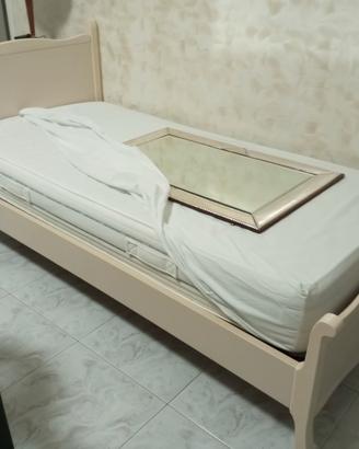 Lettino per cameretta completo di materasso nuovo 
