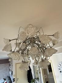 Lampadario in stile Floreale