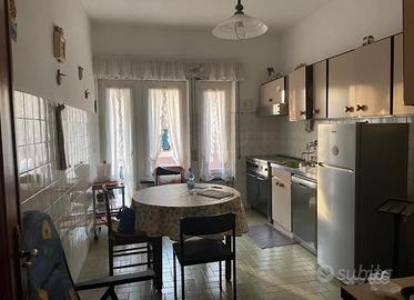 Molassana prima casa con tre camere e balconi