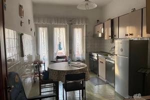 Molassana prima casa con tre camere e balconi