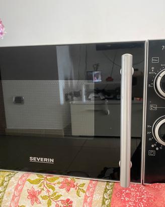 Severin Forno a microonde 2 in 1 con Grill 700 W