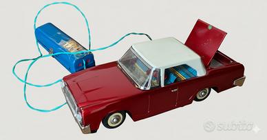 Auto Vintage Filoguidata Latta Giocattolo d'Epoca