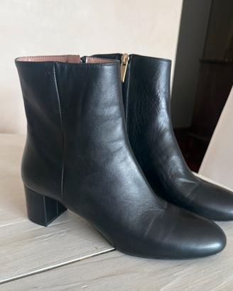 Stivaletto pelle nero