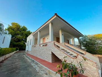 Villa con Giardino e Terrazza Privata disponibile