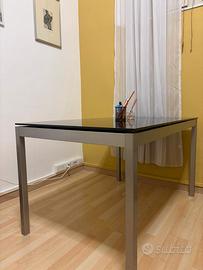 Tavolo riunioni vetro e acciaio