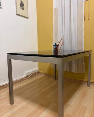 Tavolo riunioni vetro e acciaio