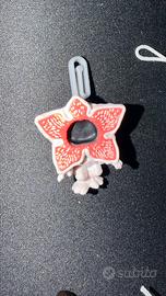 Stranger things DEMOGORGONE BRACCIA ALZATE