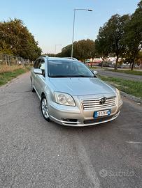 Toyota Avensis 2004