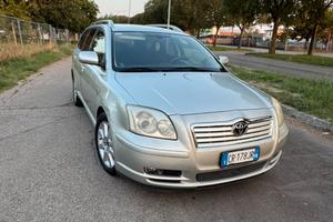 Toyota Avensis 2004