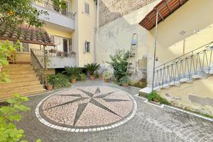 PALAZZINA A ORTA DI ATELLA
